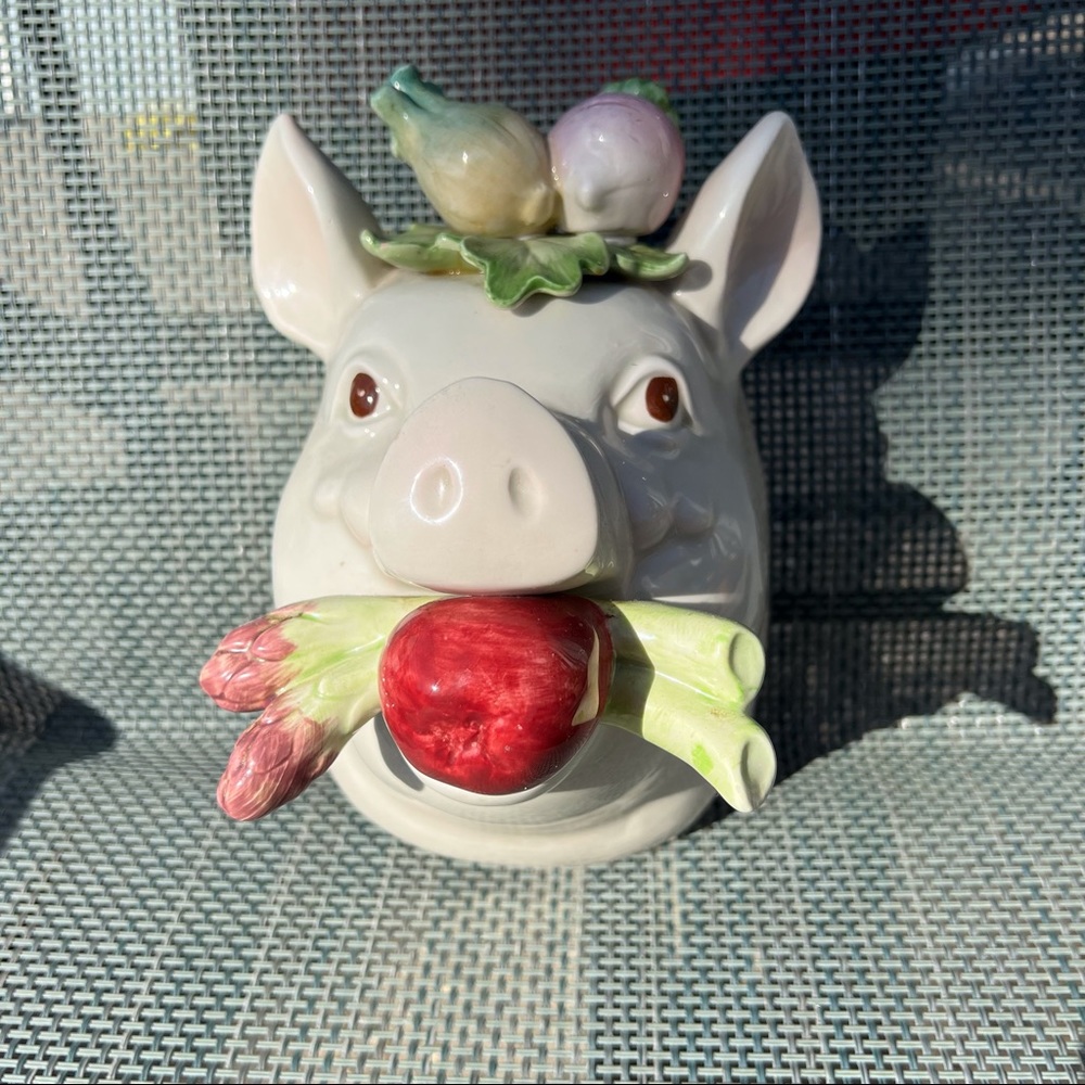 Fitz and Floyd French market porcelain pig hanging utensil holder. Rare.